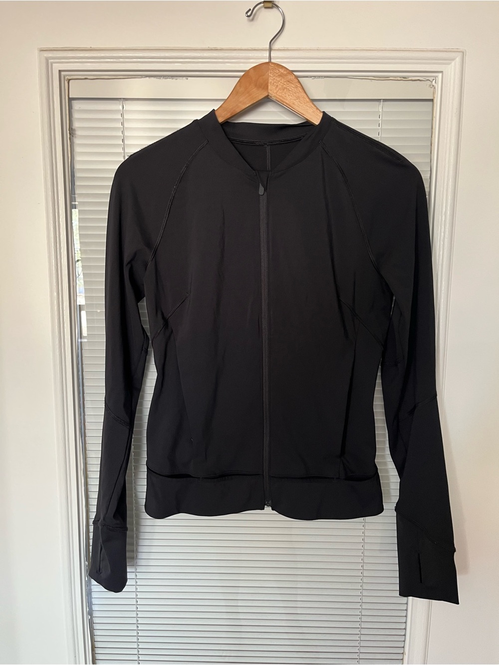 Lululemon Size 6 Black Full-Zip Women's Lightweight Jacket